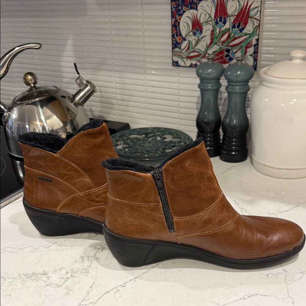 Women's Romika Size 40 Ankle Boots US Size 9-9.5B EUC